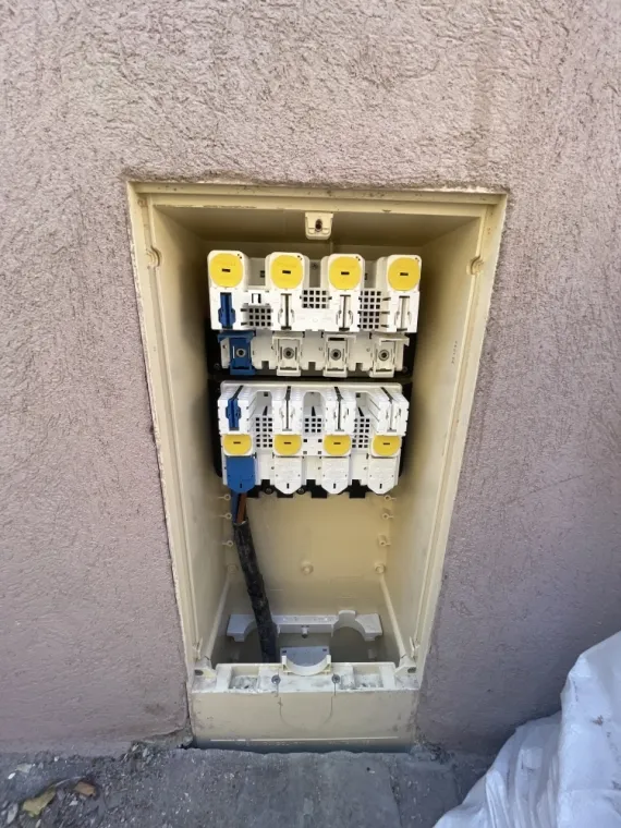 Rénovation électrique d'immeuble à Fréjus, Fréjus, Heurtrey Électricité Générale