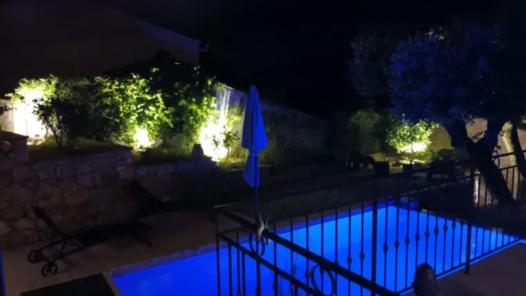 Installation d'éclairage extérieur à Draguignan, Fréjus, Heurtrey Électricité Générale
